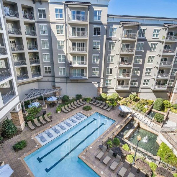 1Our20Community_P1_WindsorAtBrookhaven